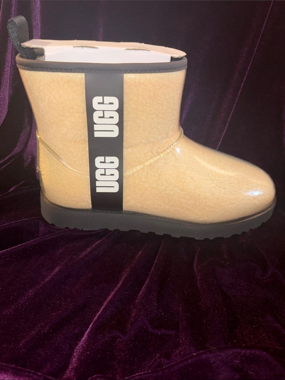 UGG Women’s Cream Glossy Pull-On Boot